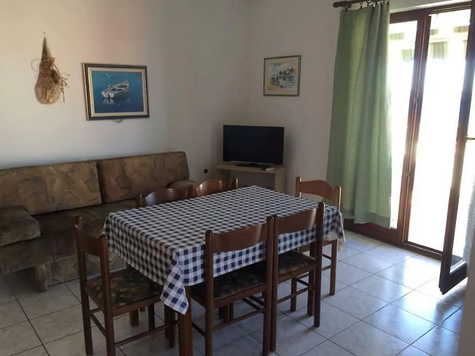 Apartments Paladina Mandre 0*,